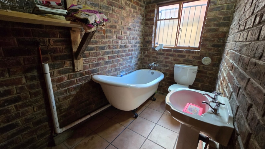5 Bedroom Property for Sale in Navalsig Free State